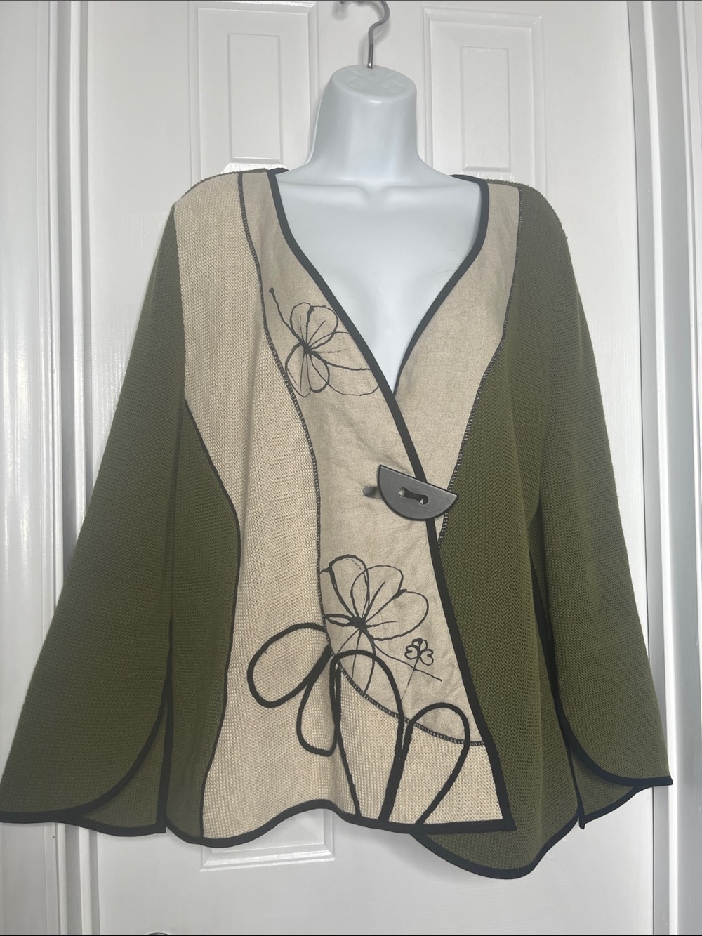 Tivoli of Ireland Olive & Cream Floral Trim Cardigan Sweater Jacket Size XL